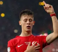 飘了？居莱尔与贝林对喷，居莱尔情绪失控：喋喋不休+激动比划
